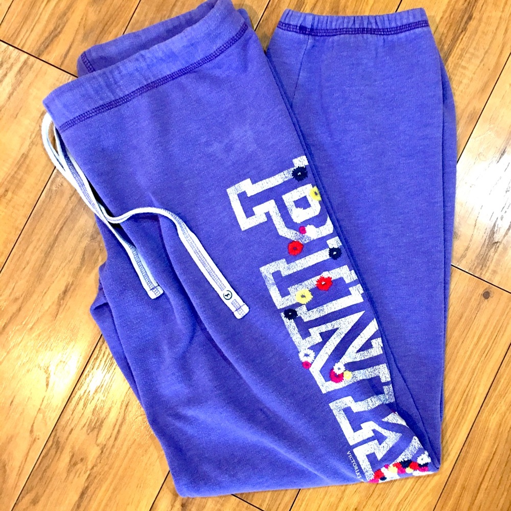 Victoria Secret Pink floral flower purple logo sweats sweatpants joggers…